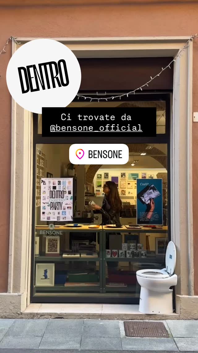 Bensone shop window in Modena with DENTRO Bathroom and a toilet on display